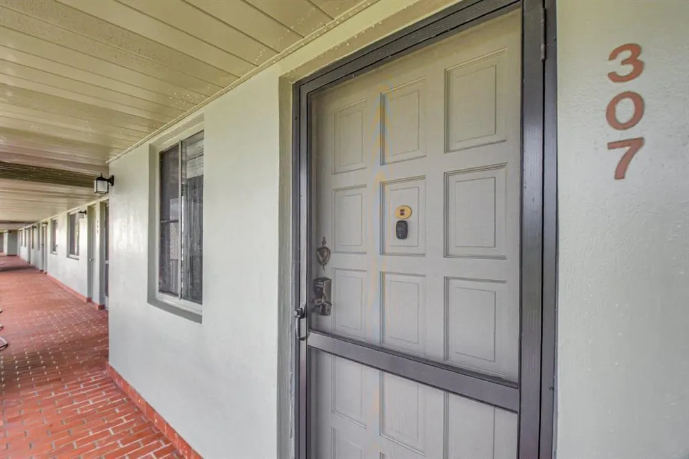 4070 Tivoli Court #307 Lake Worth, FL 33467