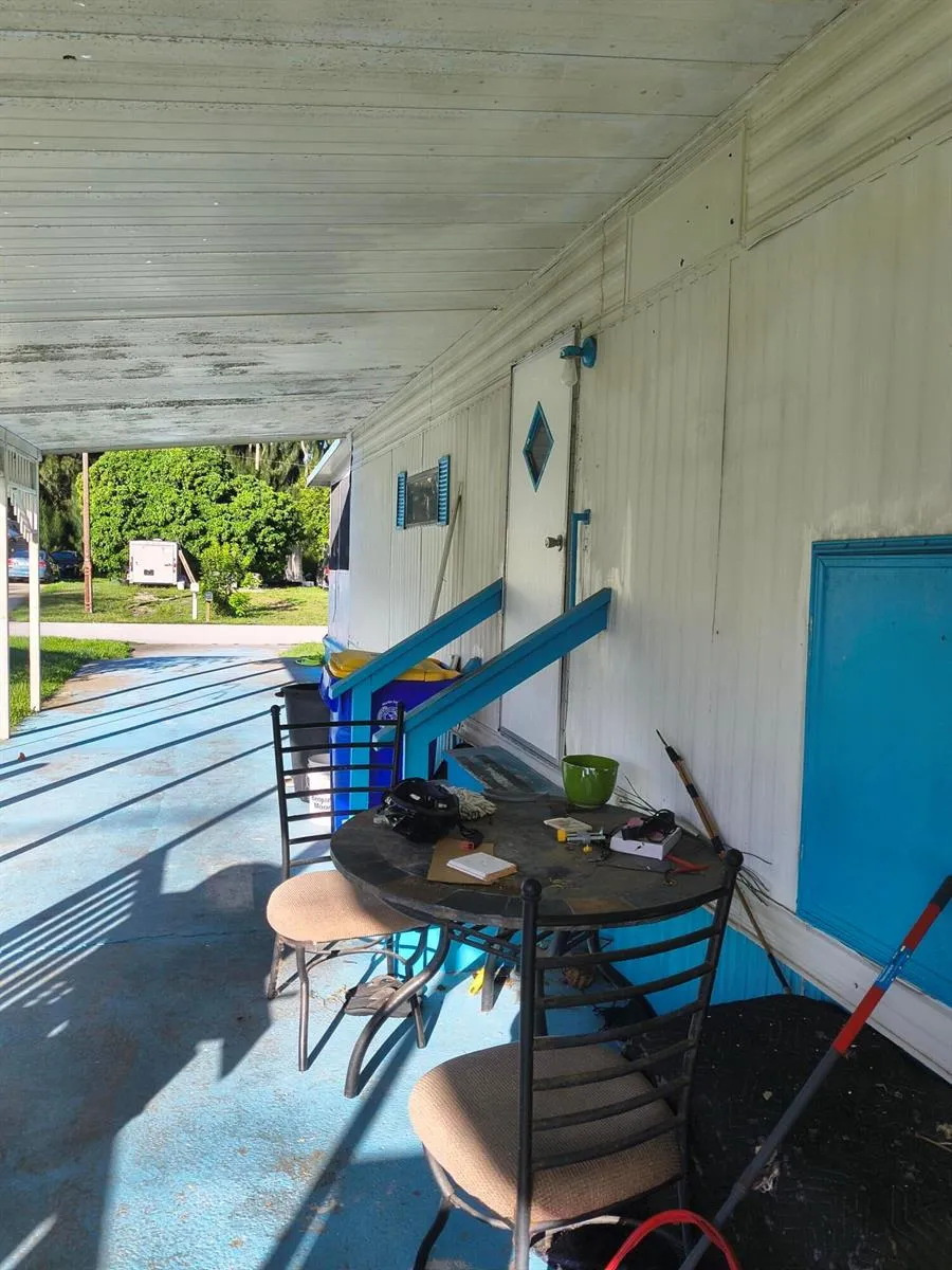 8294 SE SANDY LANE Hobe Sound, FL 33455