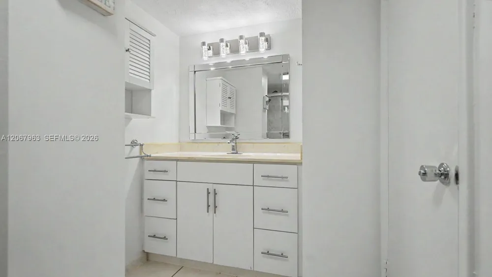 1300 Saint Charles Pl #417 Pembroke Pines, FL 33026