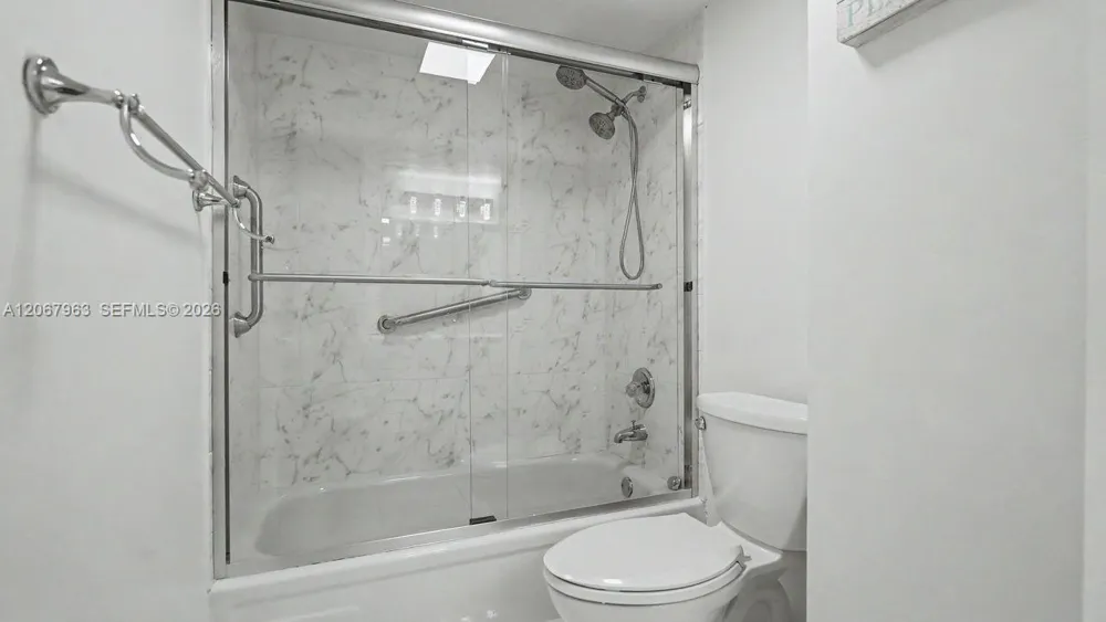 1300 Saint Charles Pl #417 Pembroke Pines, FL 33026