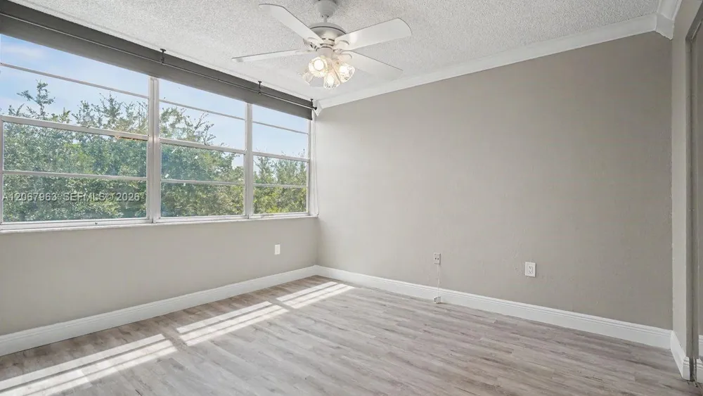 1300 Saint Charles Pl #417 Pembroke Pines, FL 33026