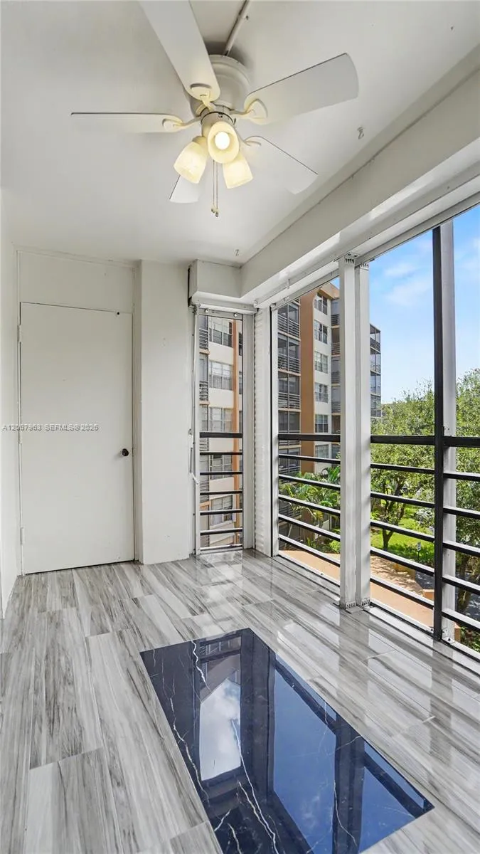 1300 Saint Charles Pl #417 Pembroke Pines, FL 33026