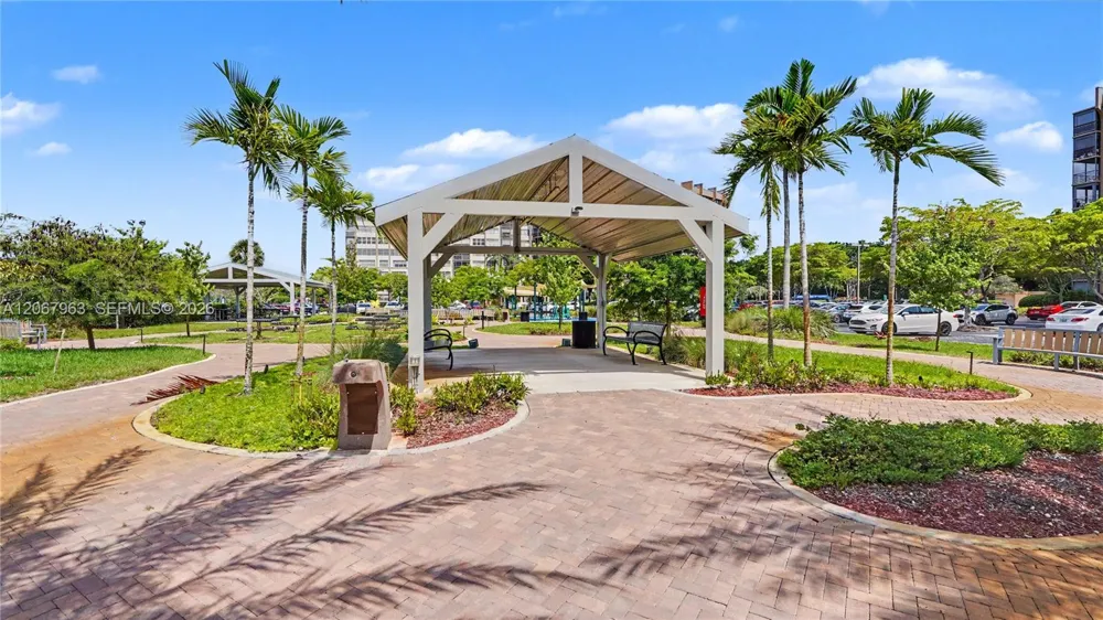 1300 Saint Charles Pl #417 Pembroke Pines, FL 33026