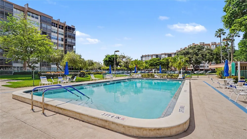 1300 Saint Charles Pl #417 Pembroke Pines, FL 33026