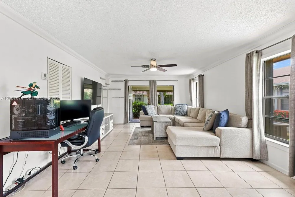 206 SE 1st Cir #13-B Boynton Beach, FL 33435