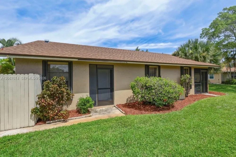 206 SE 1st Cir #13-B Boynton Beach, FL 33435