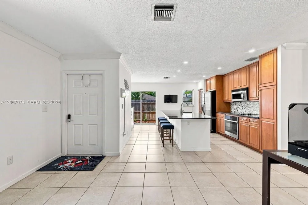 206 SE 1st Cir #13-B Boynton Beach, FL 33435