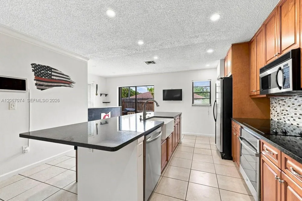 206 SE 1st Cir #13-B Boynton Beach, FL 33435