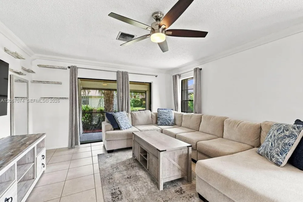 206 SE 1st Cir #13-B Boynton Beach, FL 33435