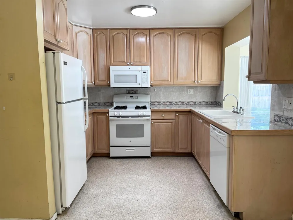 330 NE SOLIDA DRIVE Port St. Lucie, FL 34983