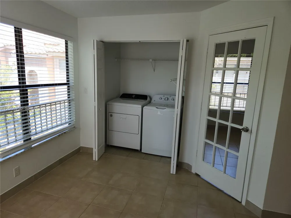 2826 S University Dr #3203 Davie, FL 33328