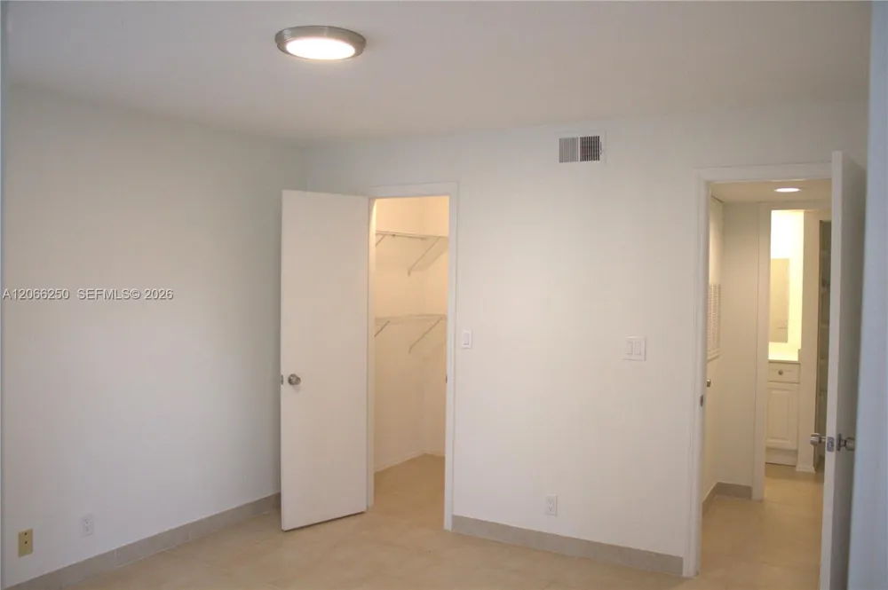 2826 S University Dr #3203 Davie, FL 33328