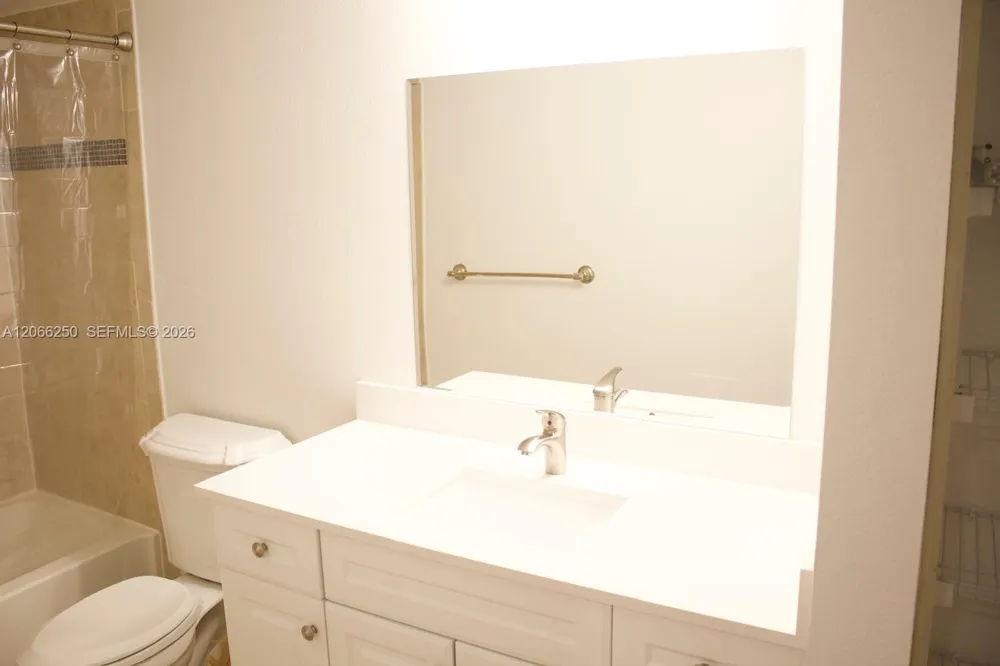 2826 S University Dr #3203 Davie, FL 33328