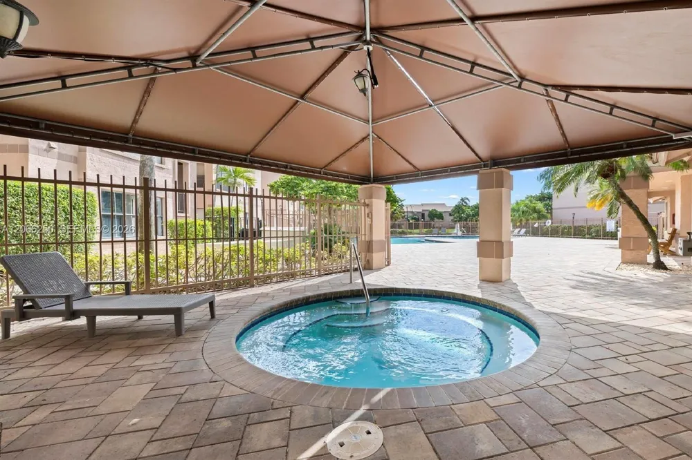 2826 S University Dr #3203 Davie, FL 33328
