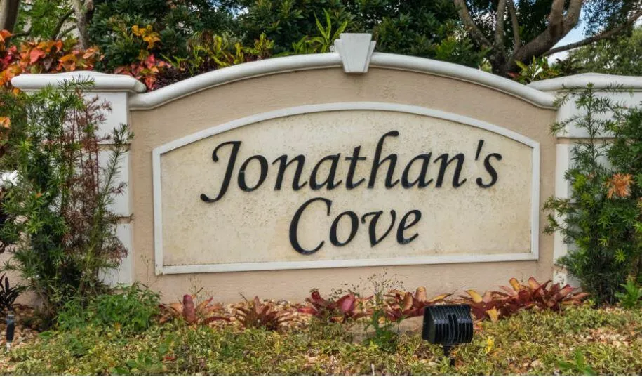 4799 PALMBROOKE CIRCLE West Palm Beach, FL 33417