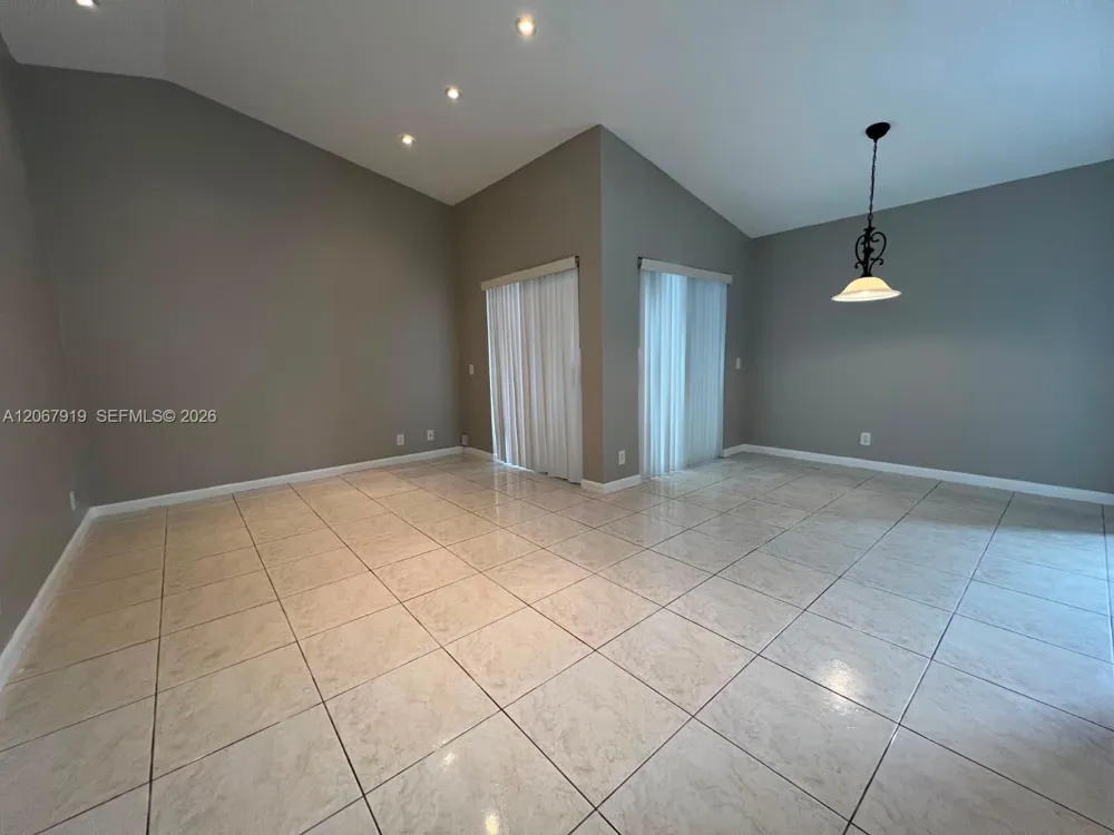 1591 Springside Dr #1591 Weston, FL 33326