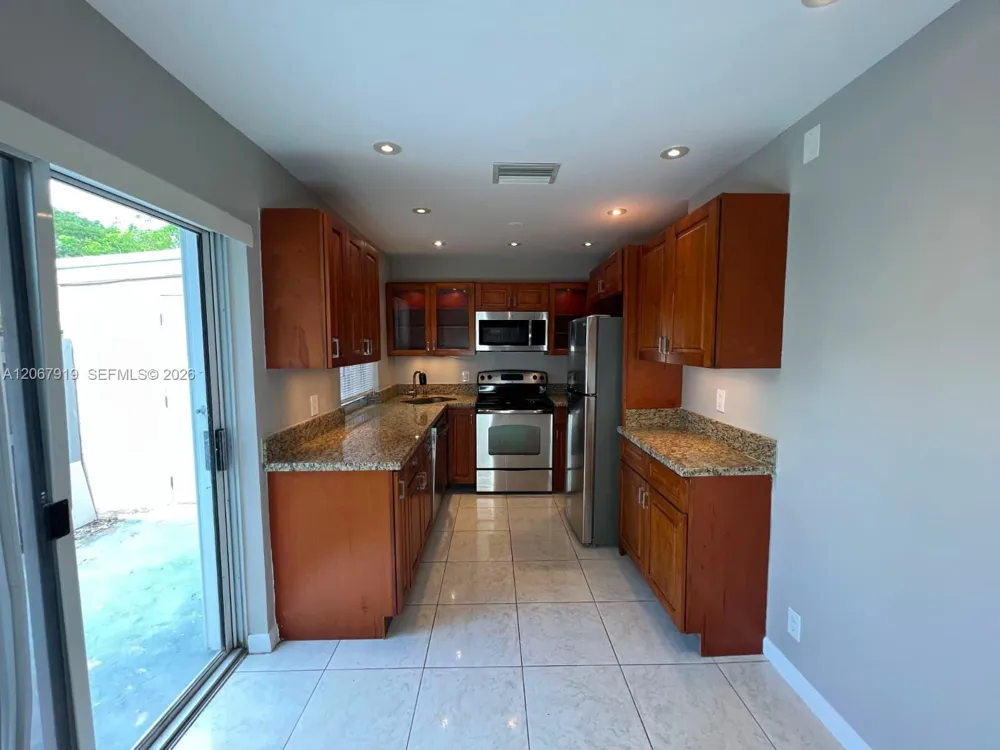 1591 Springside Dr #1591 Weston, FL 33326