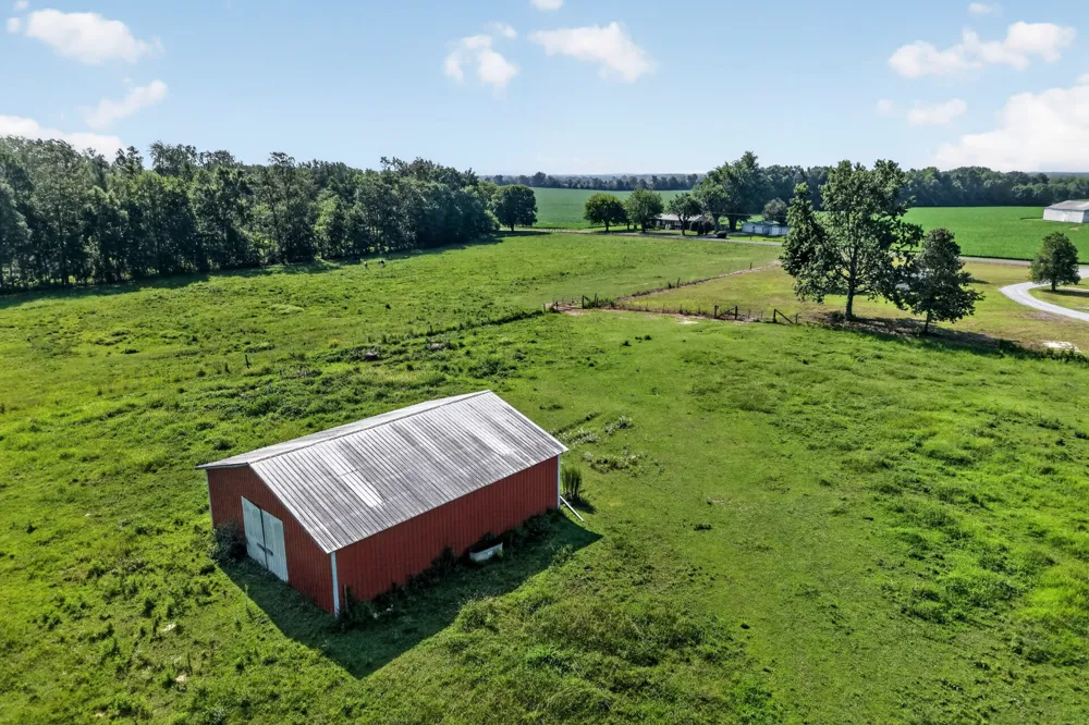 2054 Robinson Rd Smithville, TN 37166