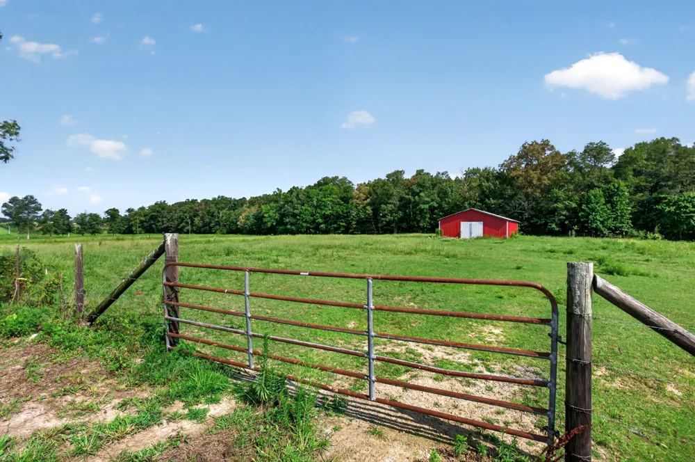 2054 Robinson Rd Smithville, TN 37166
