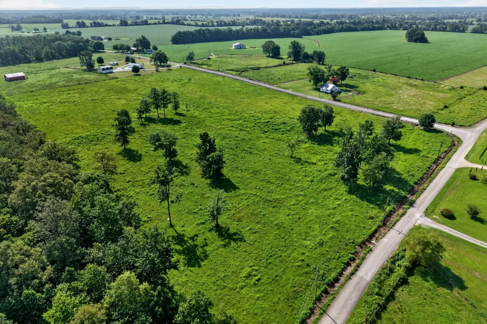 2054 Robinson Rd Smithville, TN 37166
