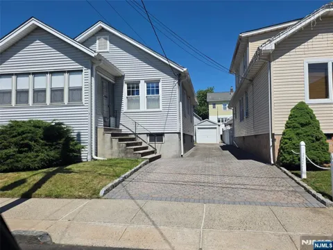9 Hillside Place