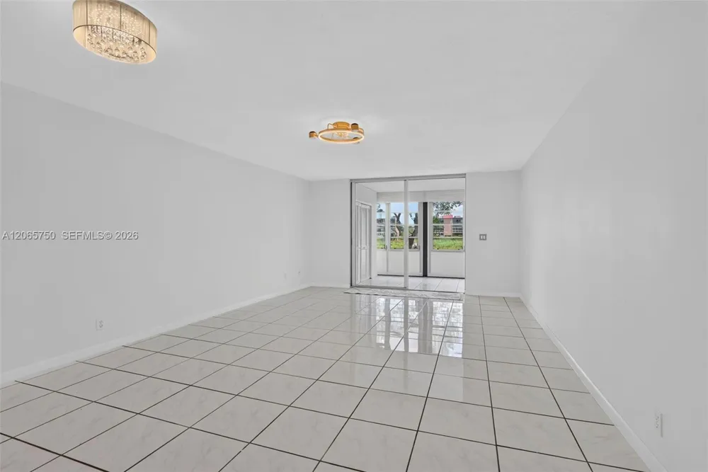 7301 NW 1st St #106 Margate, FL 33063