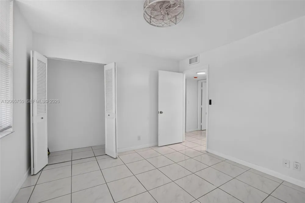7301 NW 1st St #106 Margate, FL 33063