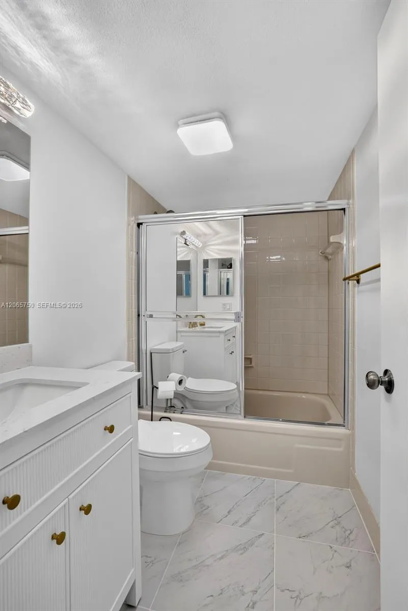 7301 NW 1st St #106 Margate, FL 33063