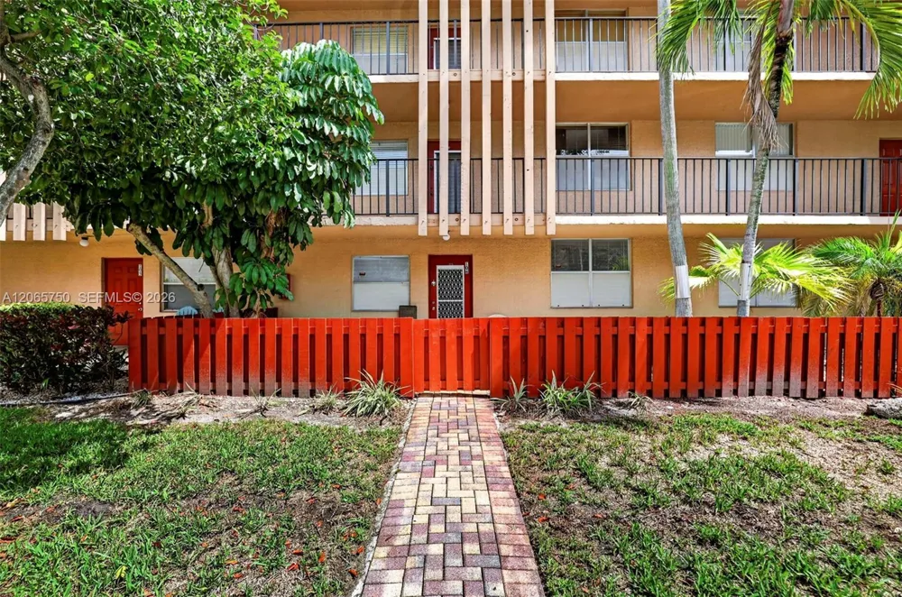 7301 NW 1st St #106 Margate, FL 33063
