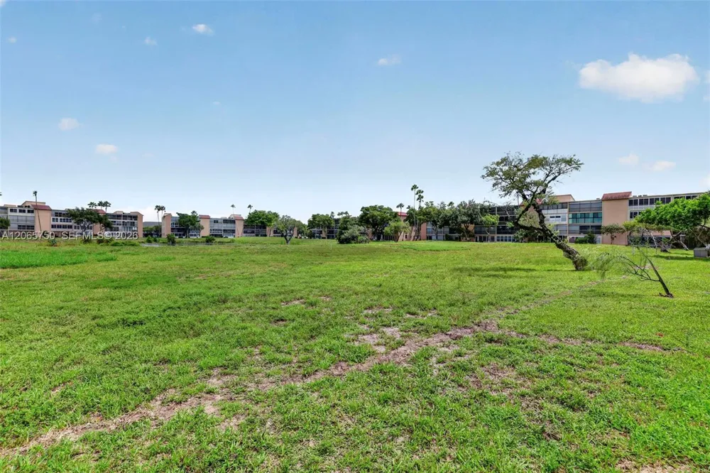 7301 NW 1st St #106 Margate, FL 33063