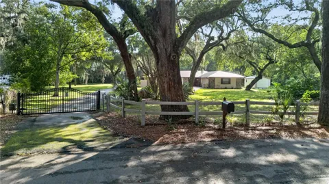 3385 WOODBERRY COURT