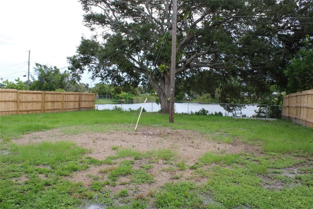 9049 ORCHID DRIVE Seminole, FL 33777