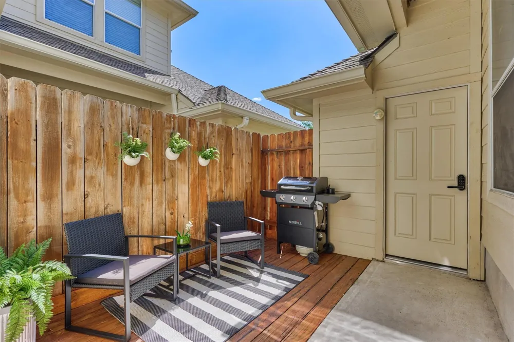 27 Medley Lane The Woodlands, TX 77382