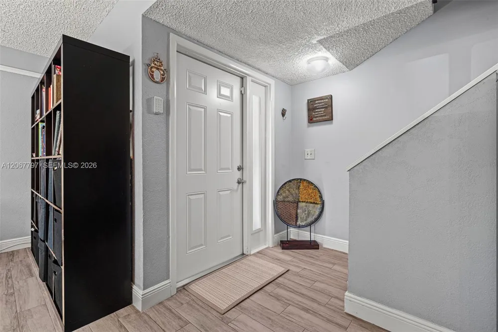 2214 NW 39th Ave Coconut Creek, FL 33066
