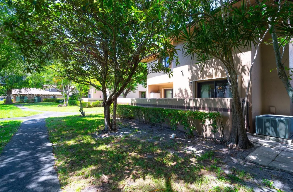 2214 NW 39th Ave Coconut Creek, FL 33066