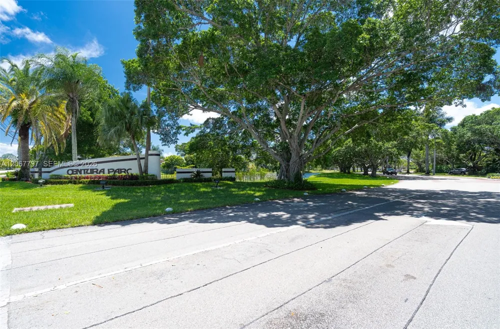 2214 NW 39th Ave Coconut Creek, FL 33066