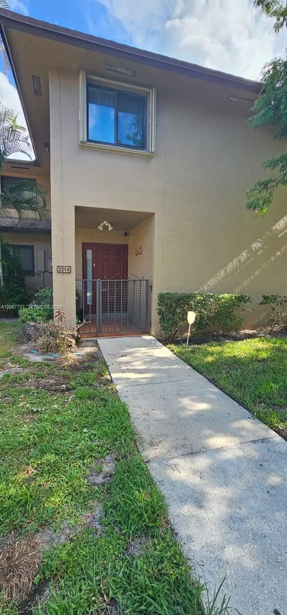2214 NW 39th Ave Coconut Creek, FL 33066