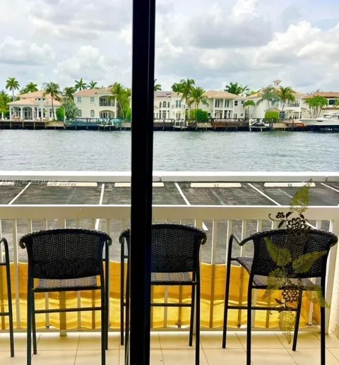 1500 S Ocean Dr #1E