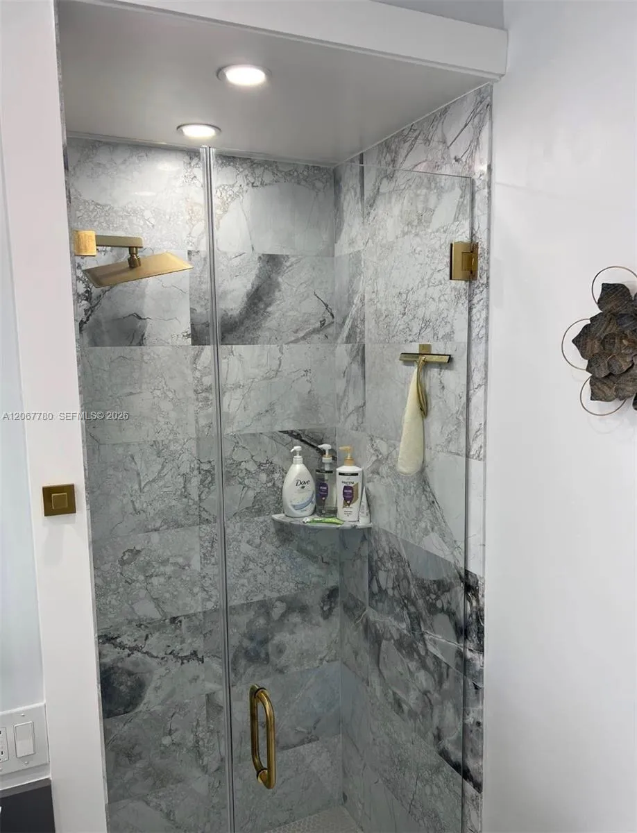 1500 S Ocean Dr #1E Hollywood, FL 33019