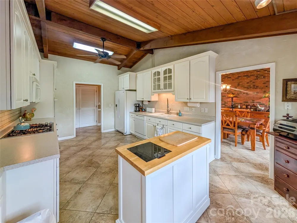 520 Washburn Road Spruce Pine, NC 28777