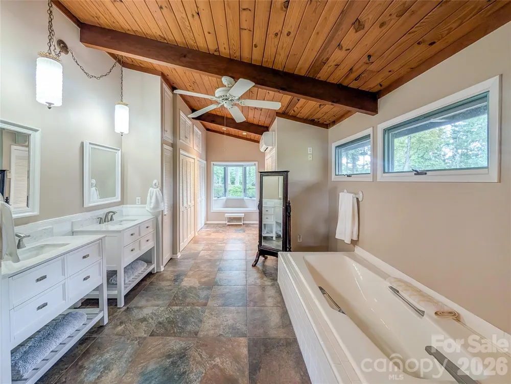520 Washburn Road Spruce Pine, NC 28777