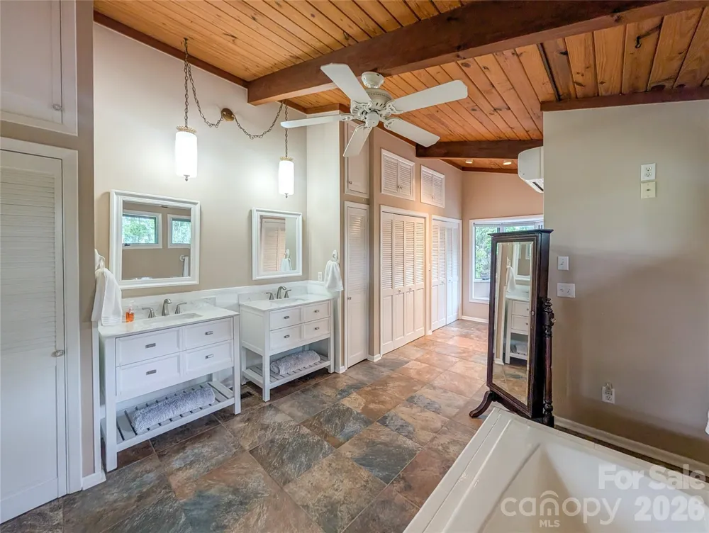 520 Washburn Road Spruce Pine, NC 28777