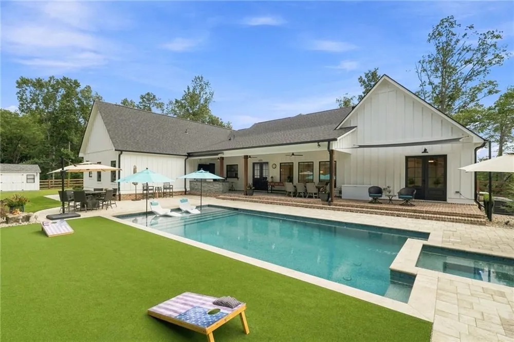 145 London Road Ball Ground, GA 30107