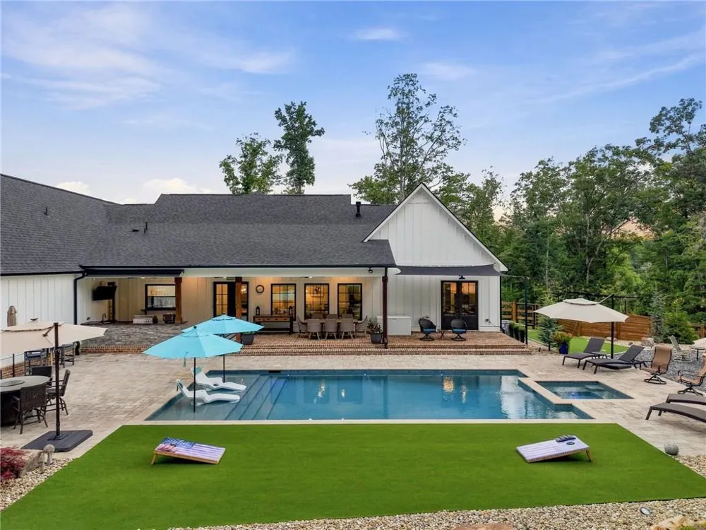 145 London Road Ball Ground, GA 30107