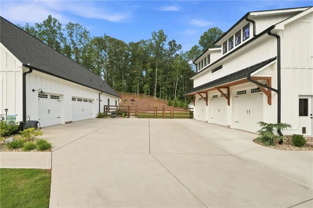 145 London Road Ball Ground, GA 30107