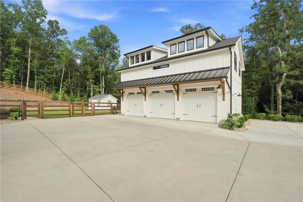 145 London Road Ball Ground, GA 30107