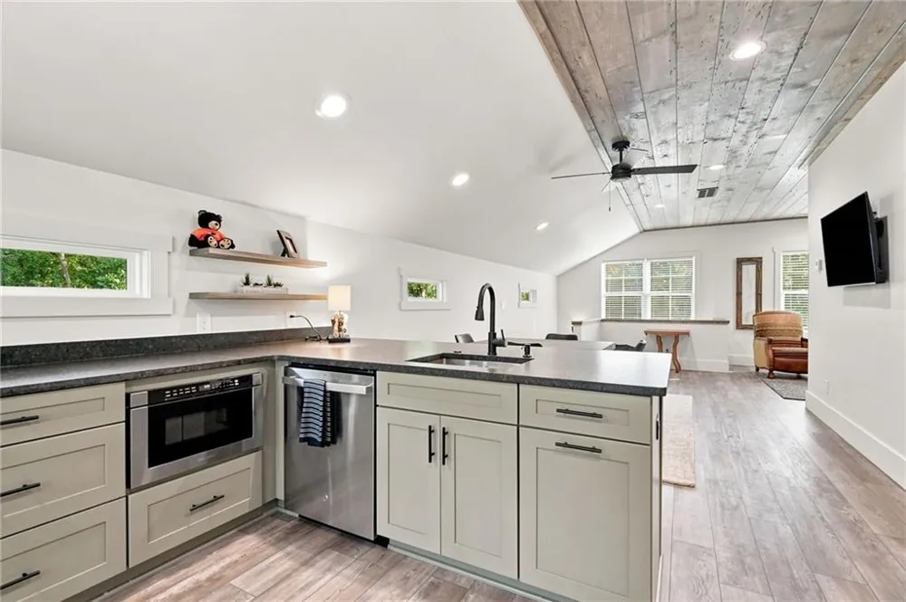 145 London Road Ball Ground, GA 30107