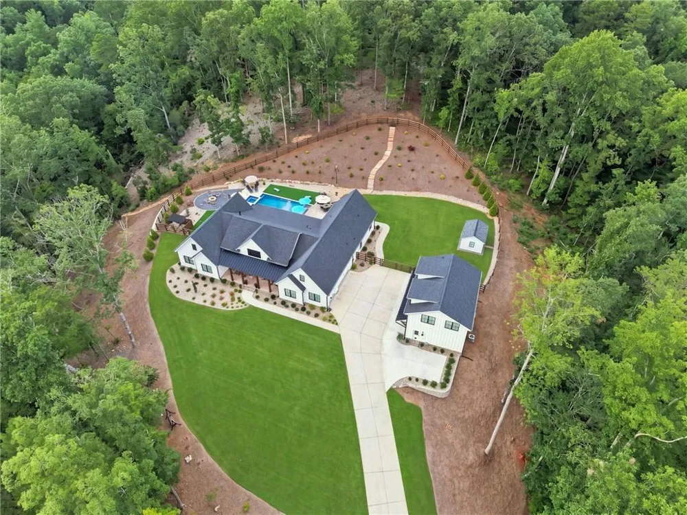145 London Road Ball Ground, GA 30107
