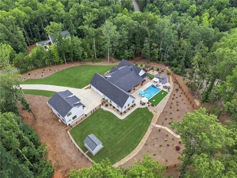 145 London Road Ball Ground, GA 30107