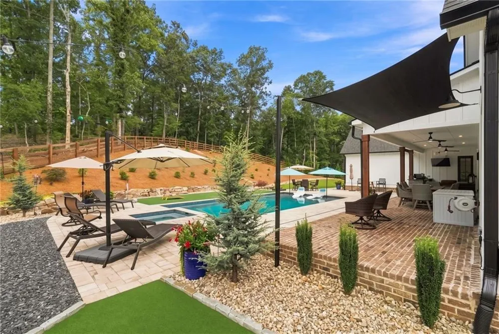 145 London Road Ball Ground, GA 30107